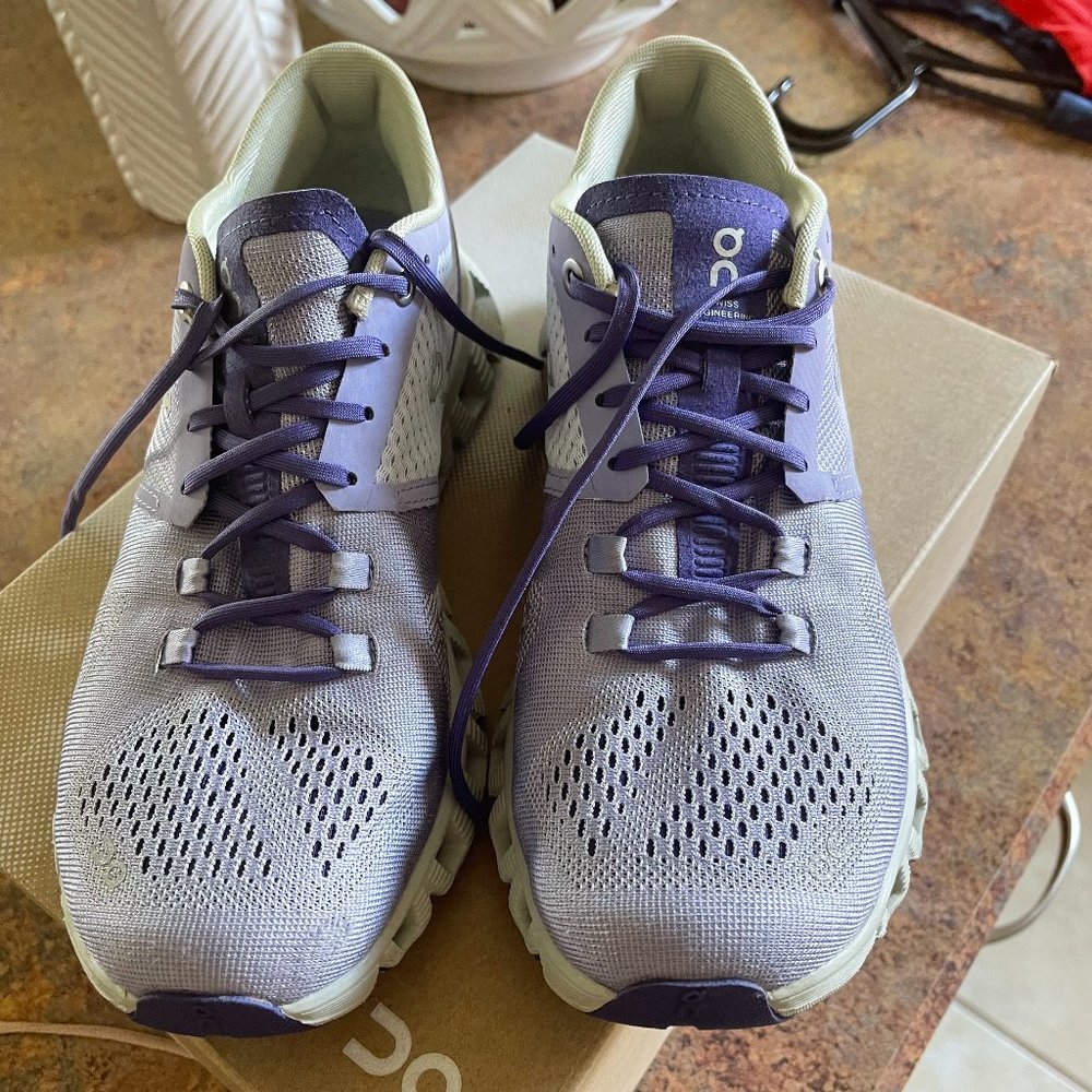 ON Cloud Running Shoe in Lavender/Purple - Size 6.5 W